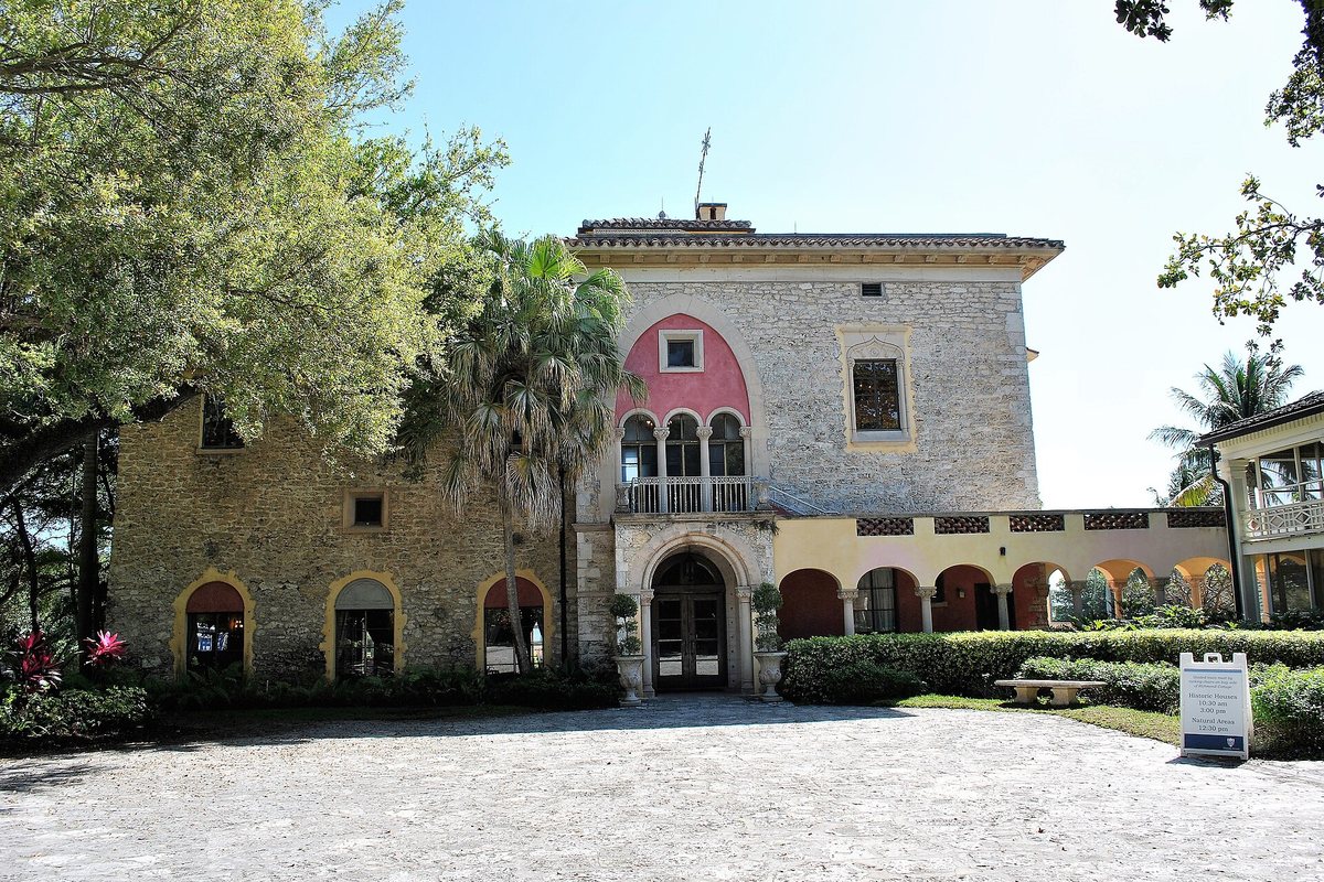 Deering Estate, a South Florida engagement photo location