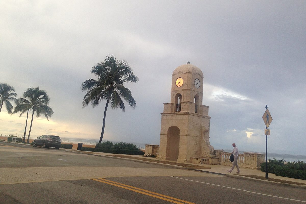 Worth Avenue, a South Florida engagement photo location